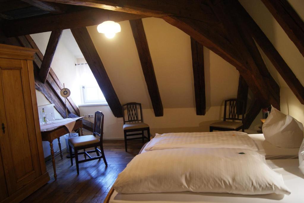 Hotel Zum Schwarzen Ross Und Gutmann Zur Post Hilpoltstein Chambre photo